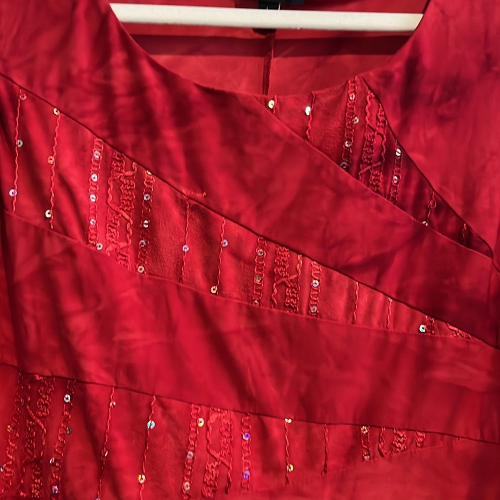 Red blouse, large - Picture 3 of 5
